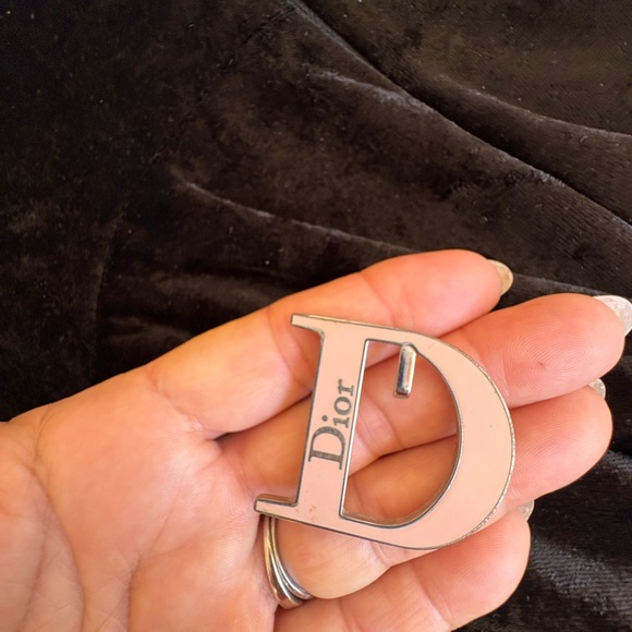 Dior Metal Logo. - Picture 6 of 6